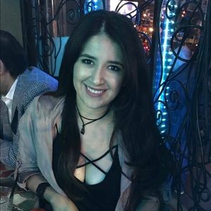 Meet your Posher, Antoinnette